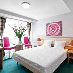 https://petrus.krakowhotelspoland.com